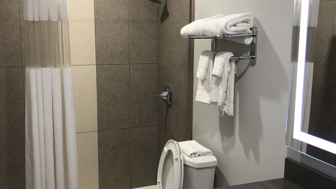 Photo of Bathroom in Calcium