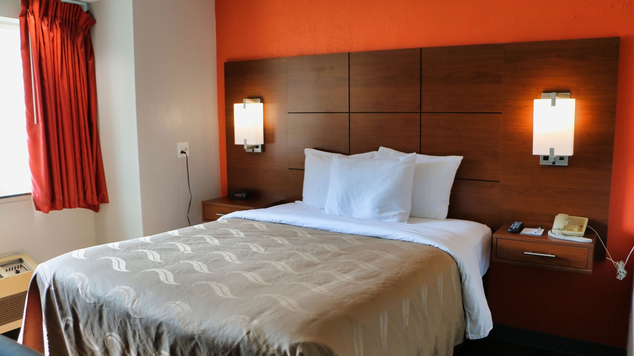 Photo of Bedroom in Calcium