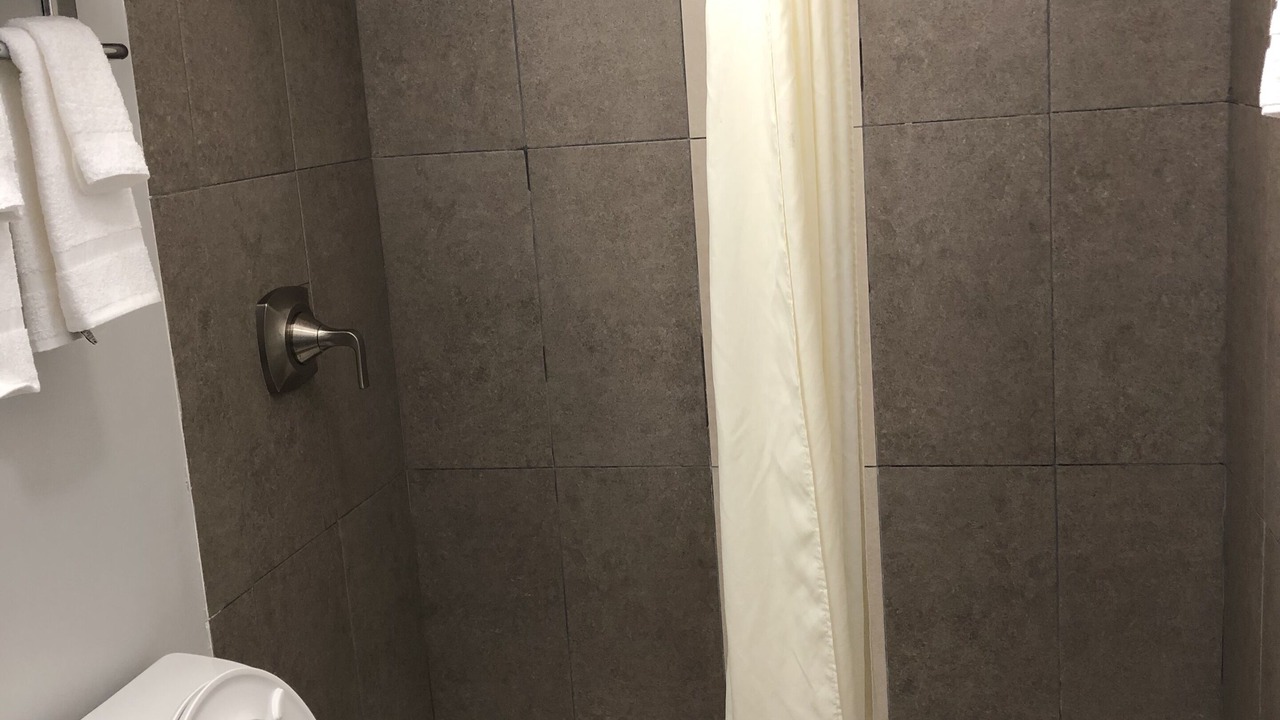 Photo of Bathroom in Calcium
