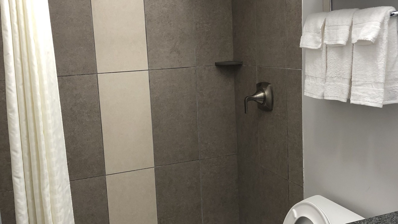 Photo of Bathroom in Calcium