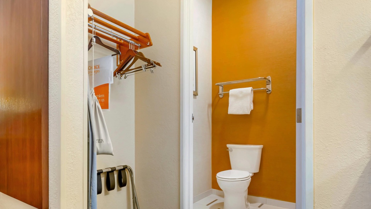 Photo of Bedroom in Ashwaubenon