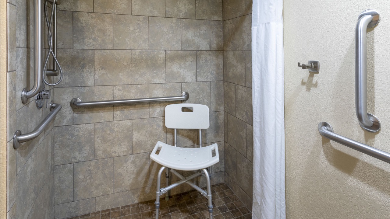 Photo of Bathroom in Kutzky Park