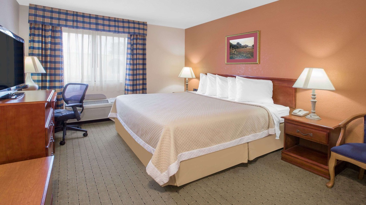 Photo of Bedroom in Hillsdale