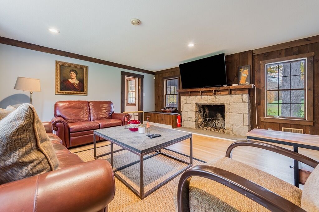 Photo of Livingroom in Woodbury