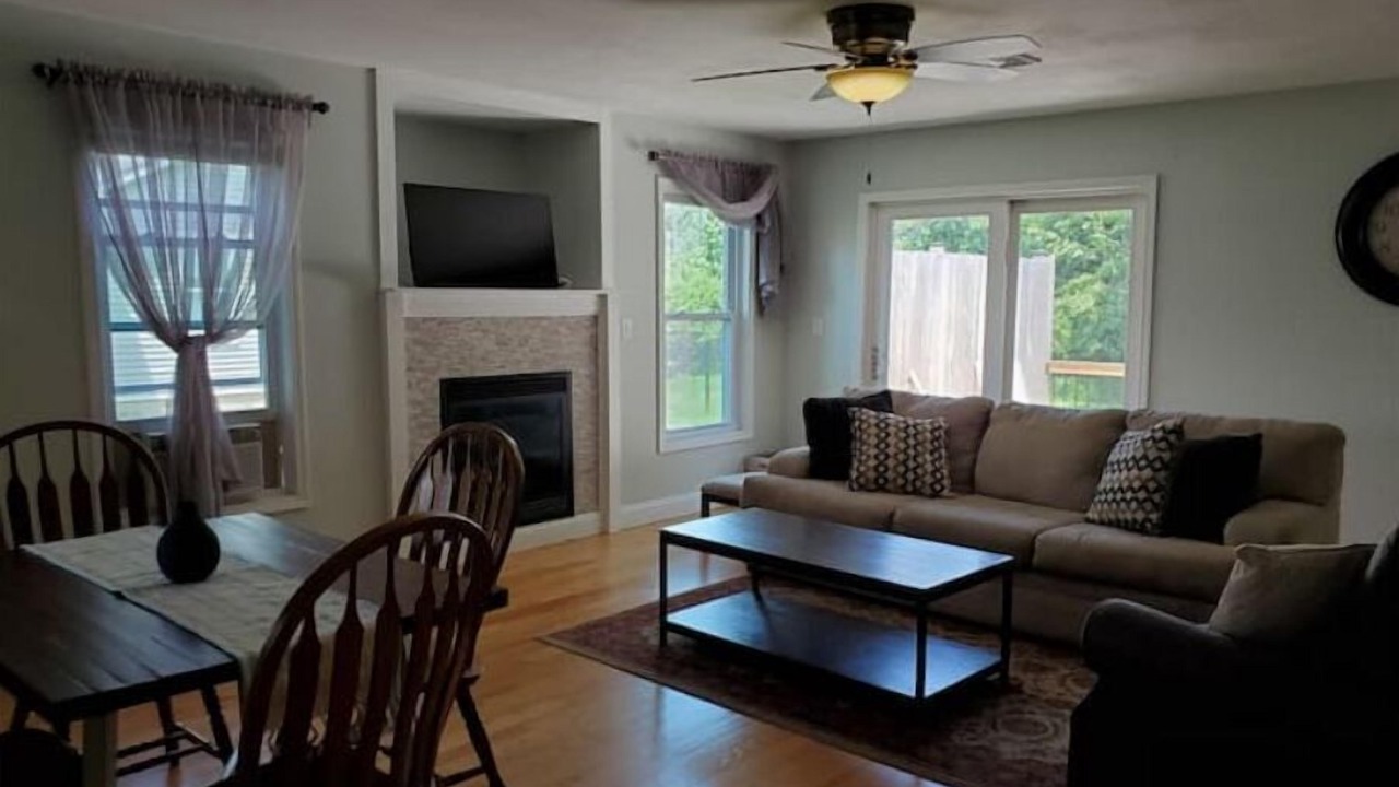 Photo of Livingroom in Town of Hastings