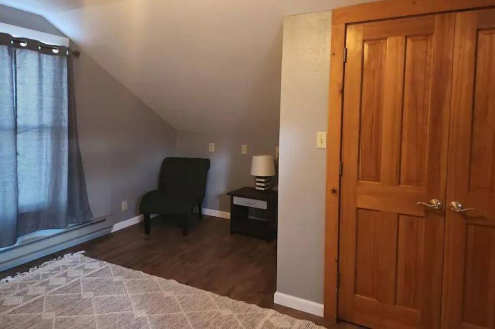 Photo of Bedroom in Nambe Pueblo