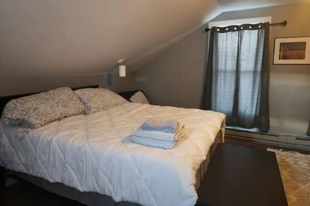 Photo of Bedroom in Nambe Pueblo