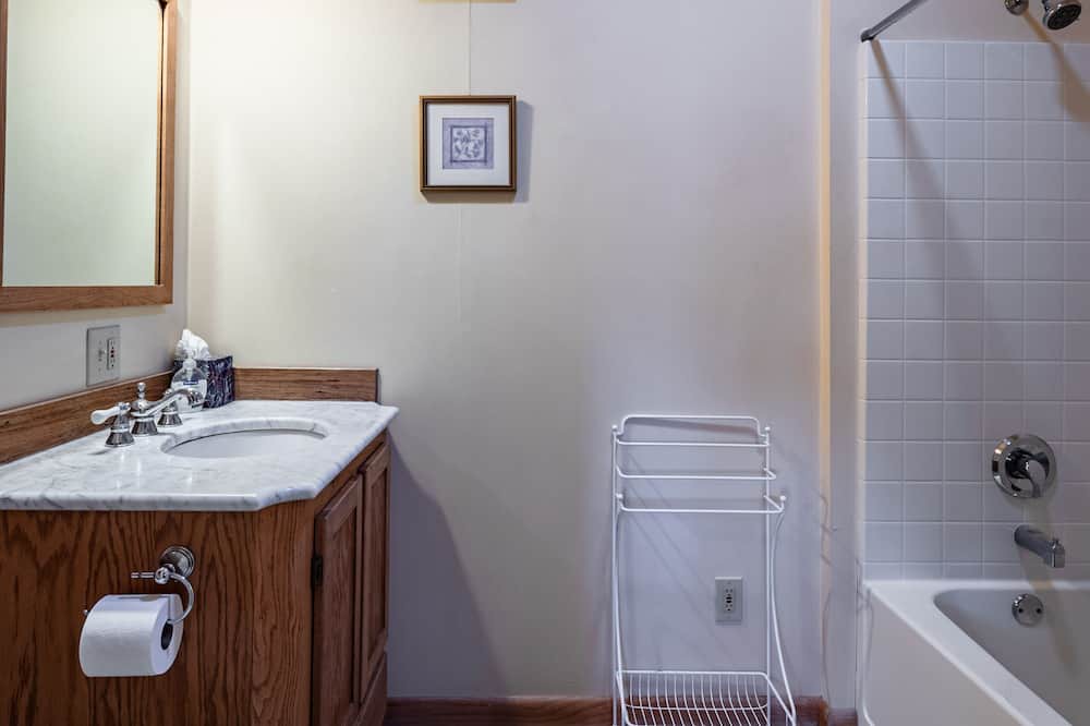 Photo of Bathroom in De Soto