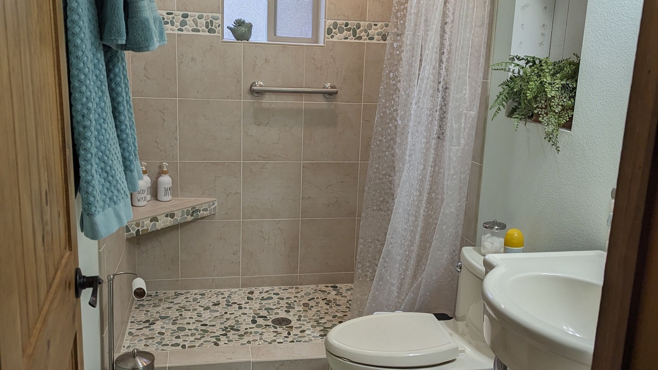 Photo of Bathroom in Pinion Ridge Estates