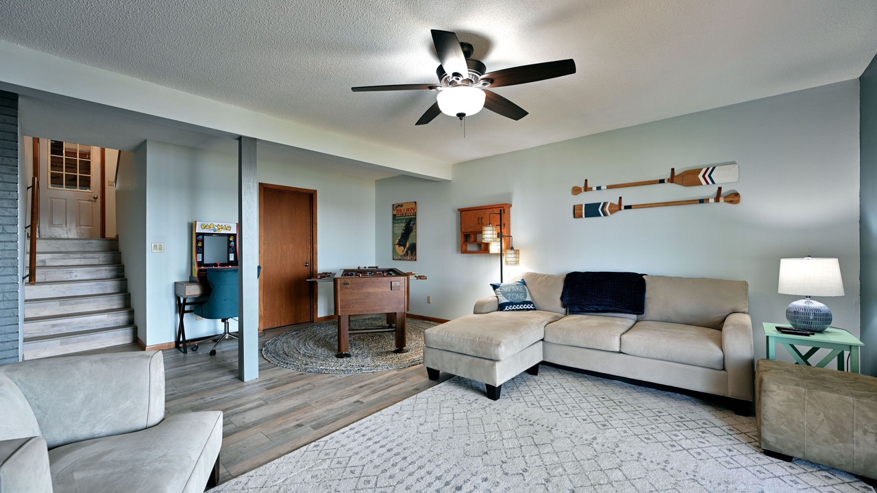 Photo of Livingroom in Shell Lake