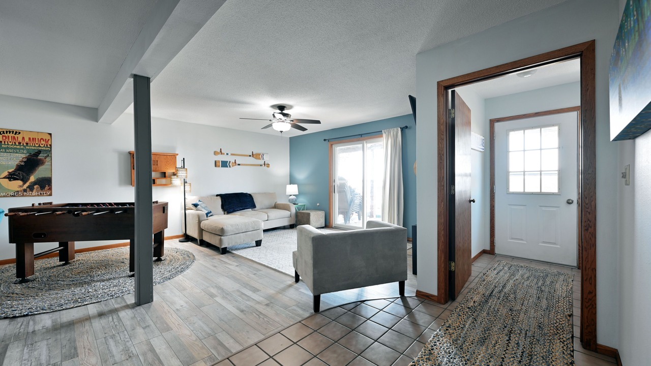 Photo of Livingroom in Shell Lake