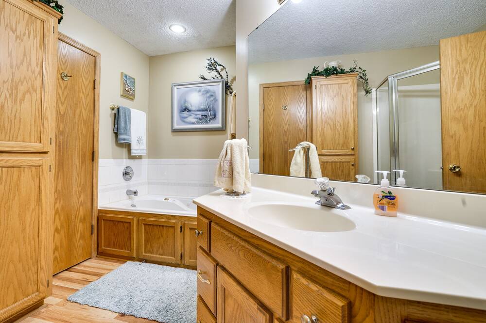 Photo of Bathroom in Loretto