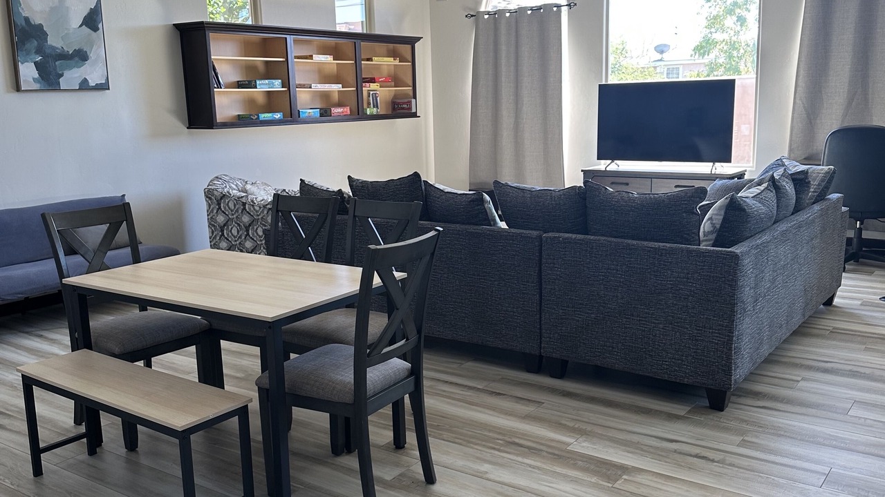 Photo of Livingroom in North Valley