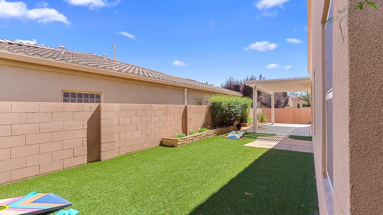 Photo of Outdoor in Raynolds Addition