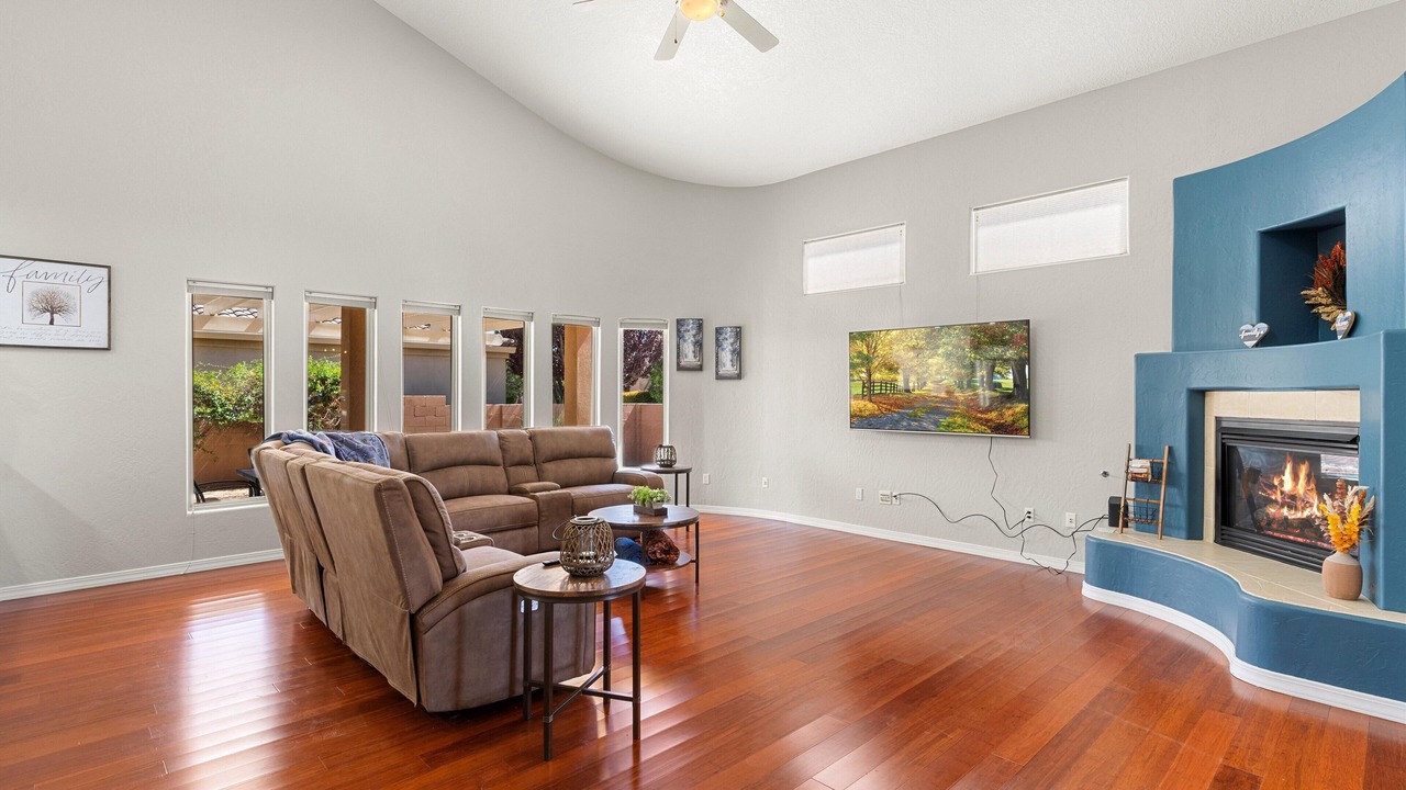 Photo of Livingroom in Raynolds Addition