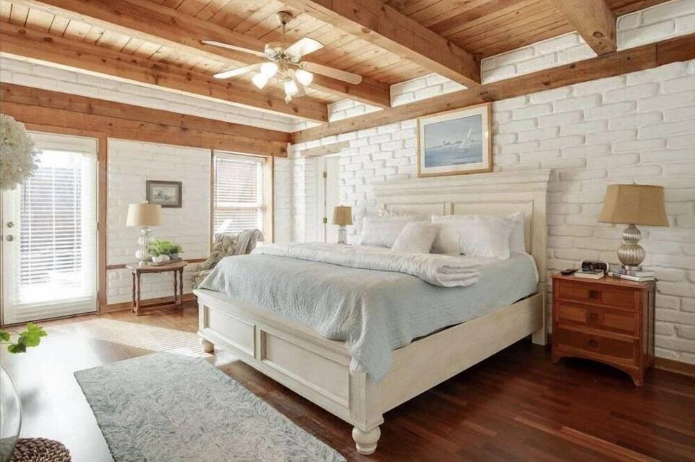 Photo of Bedroom in Corrales