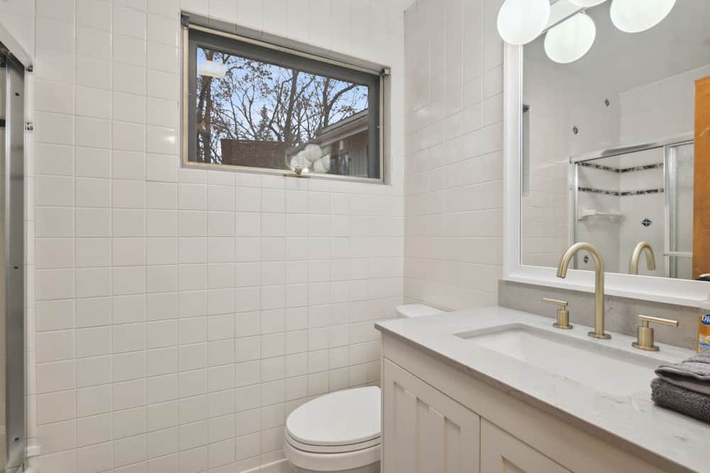 Photo of Bathroom in North Oaks