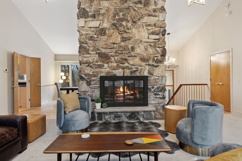 Photo of Livingroom in North Oaks