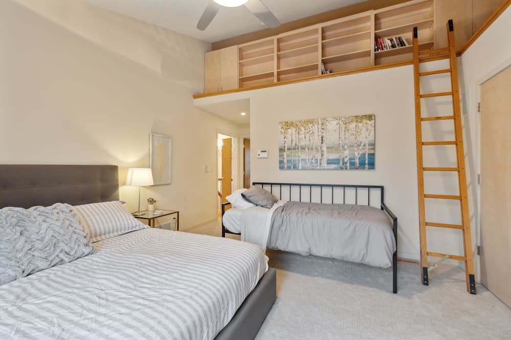 Photo of Bedroom in North Oaks
