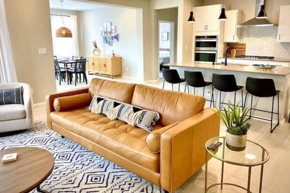 Photo of Livingroom in Mesa Del Sol Innovation Park