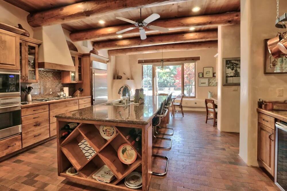 Photo of Kitchen in Los Ranchos de Albuquerque