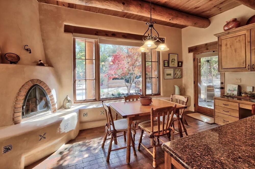 Photo of Kitchen in Los Ranchos de Albuquerque