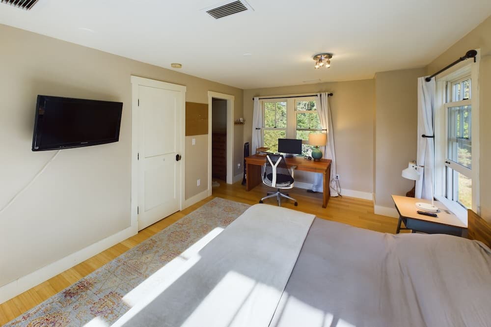 Photo of Bedroom in Underhill