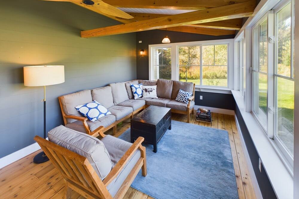 Photo of Livingroom in Underhill