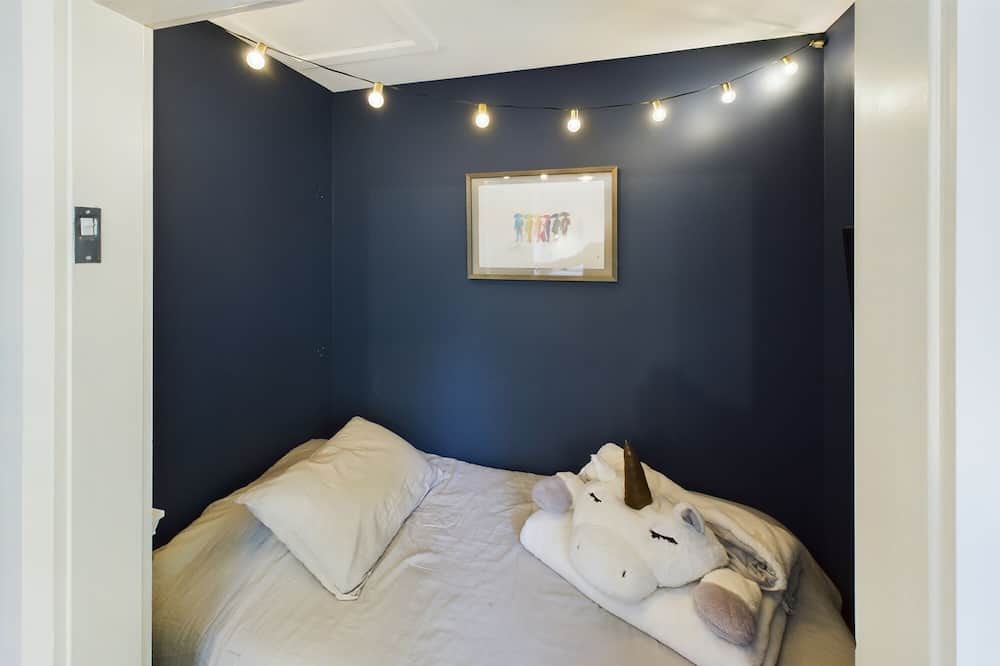 Photo of Bedroom in Underhill