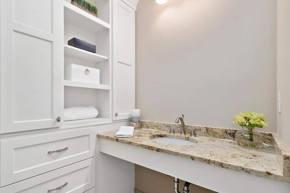 Photo of Bathroom in Minnetonka