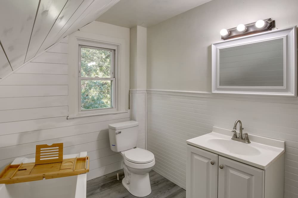 Photo of Bathroom in Blooming Prairie