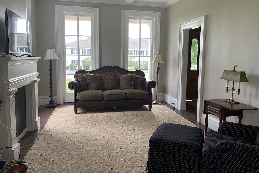 Photo of Livingroom in Greenfield Center