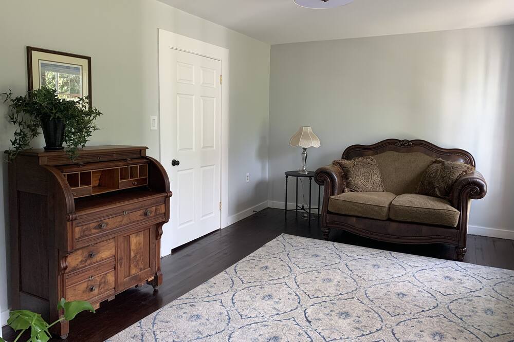 Photo of Livingroom in Greenfield Center