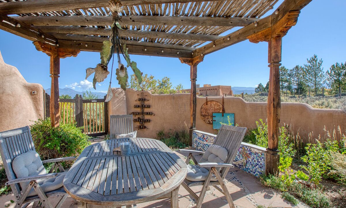 Photo of Patio Balcony in Ranchos De Taos