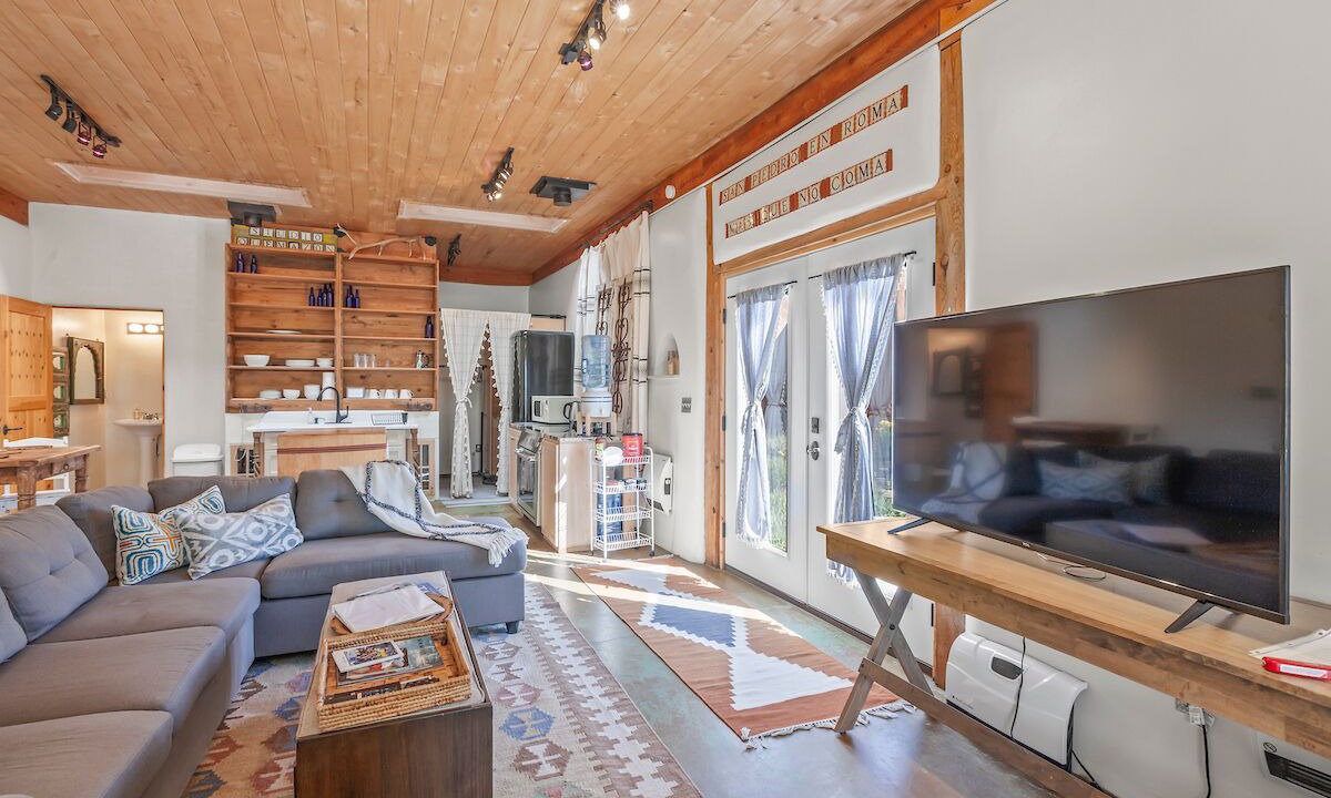 Photo of Livingroom in Ranchos De Taos