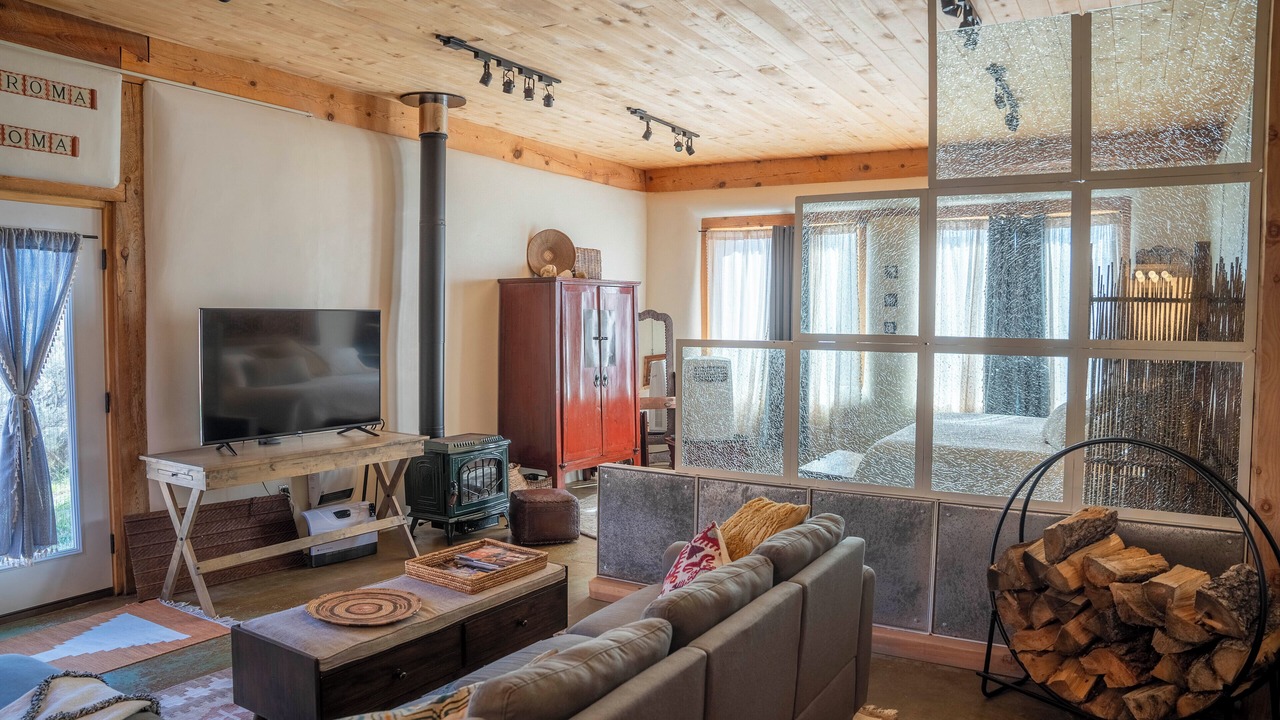 Photo of Livingroom in Ranchos De Taos