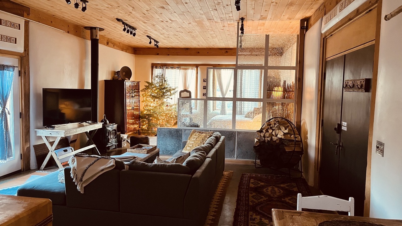 Photo of Livingroom in Ranchos De Taos