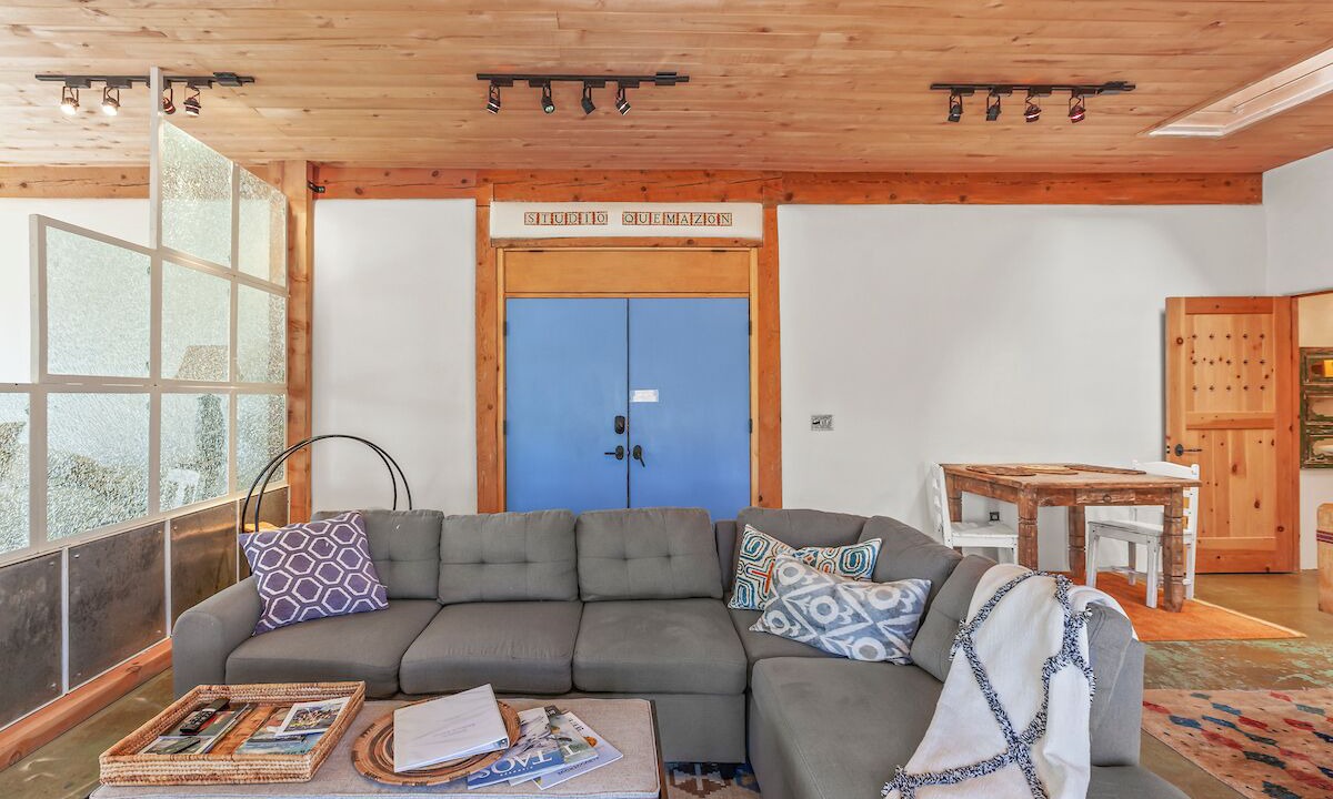 Photo of Livingroom in Ranchos De Taos