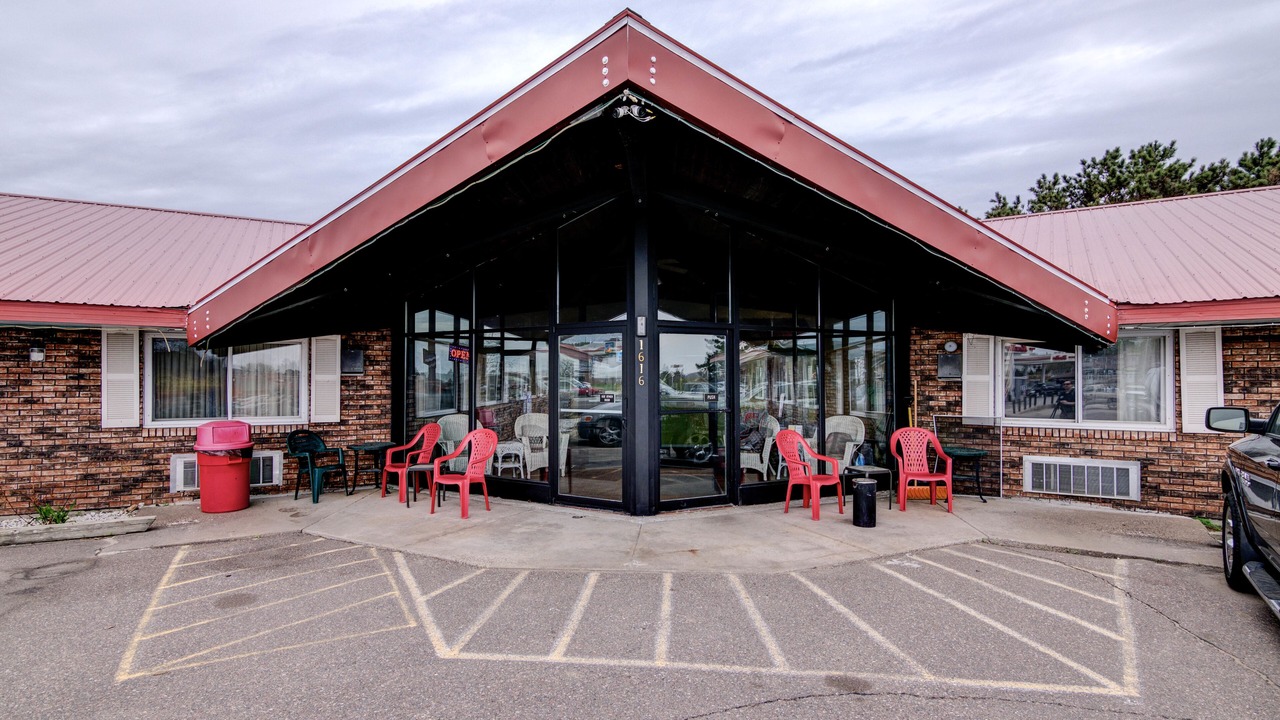 Photo of Outdoor in Bloomer