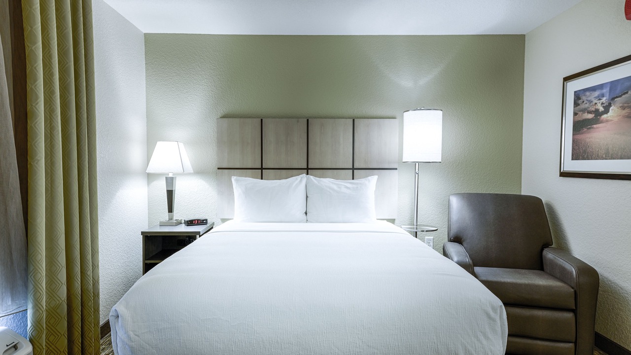 Photo of Bedroom in Lakeville