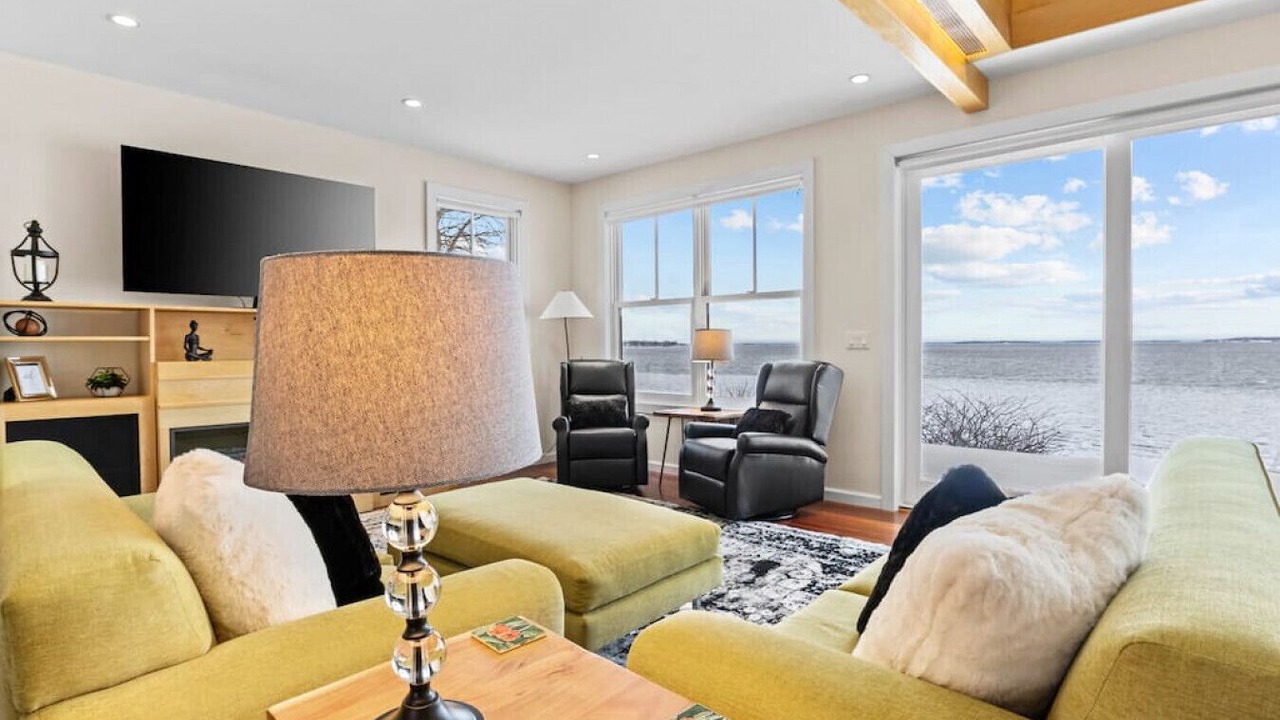 Photo of Livingroom in Malletts Bay