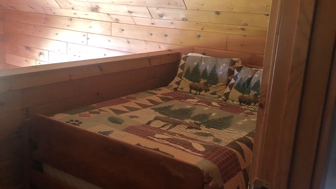 Photo of Bedroom in Inlet