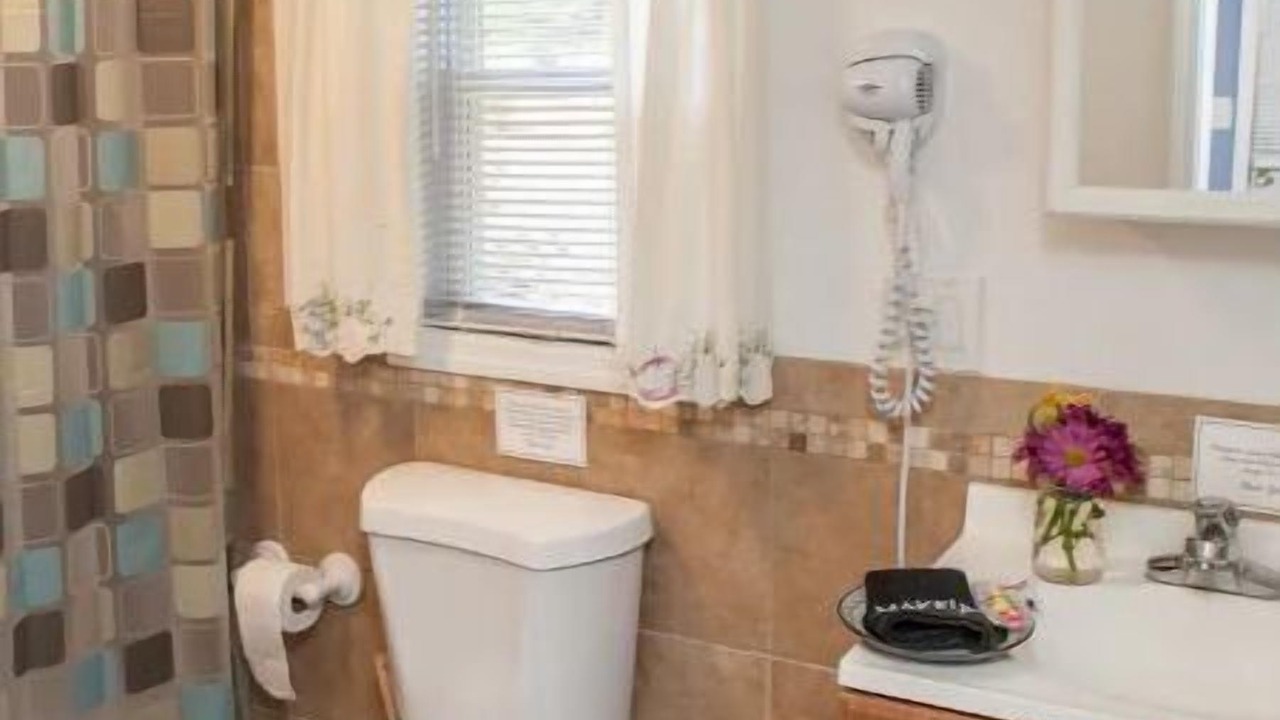 Photo of Bathroom in Middle Hope