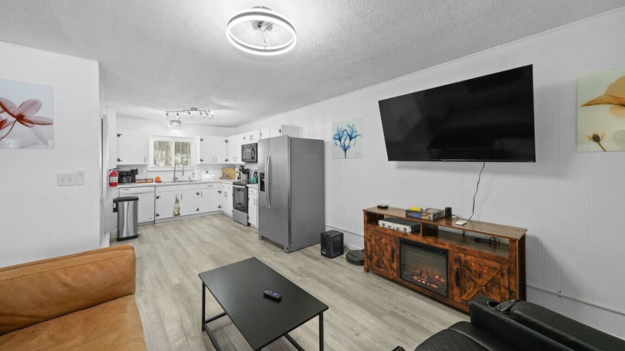 Photo of Livingroom in Streetsboro