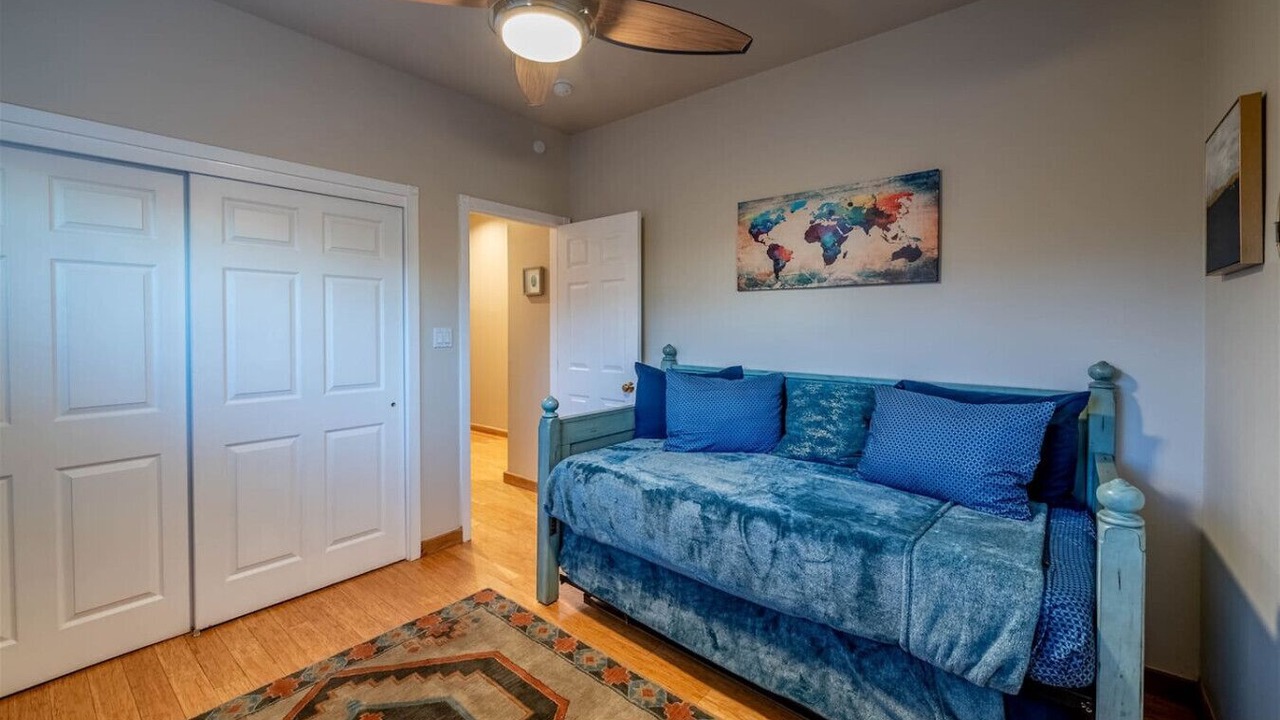 Photo of Livingroom in Sawmill Area