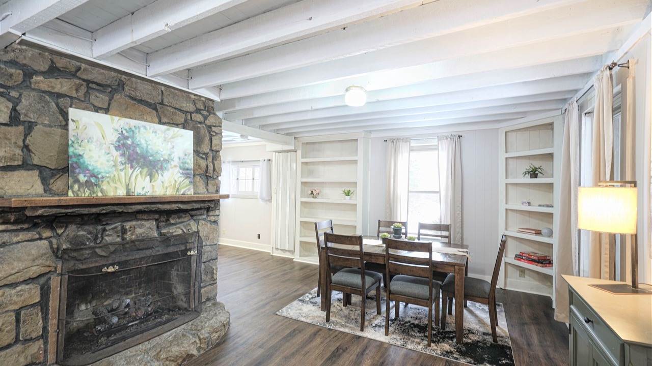 Photo of Livingroom in Elkins