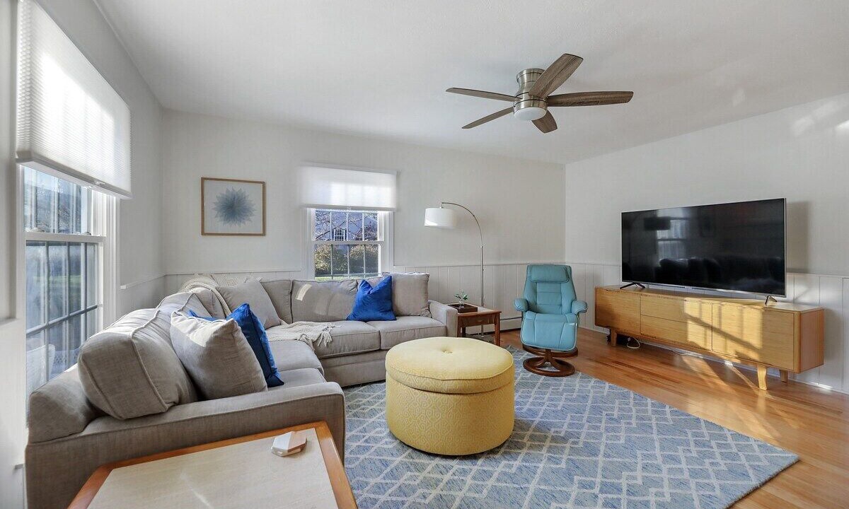 Photo of Livingroom in Lenox