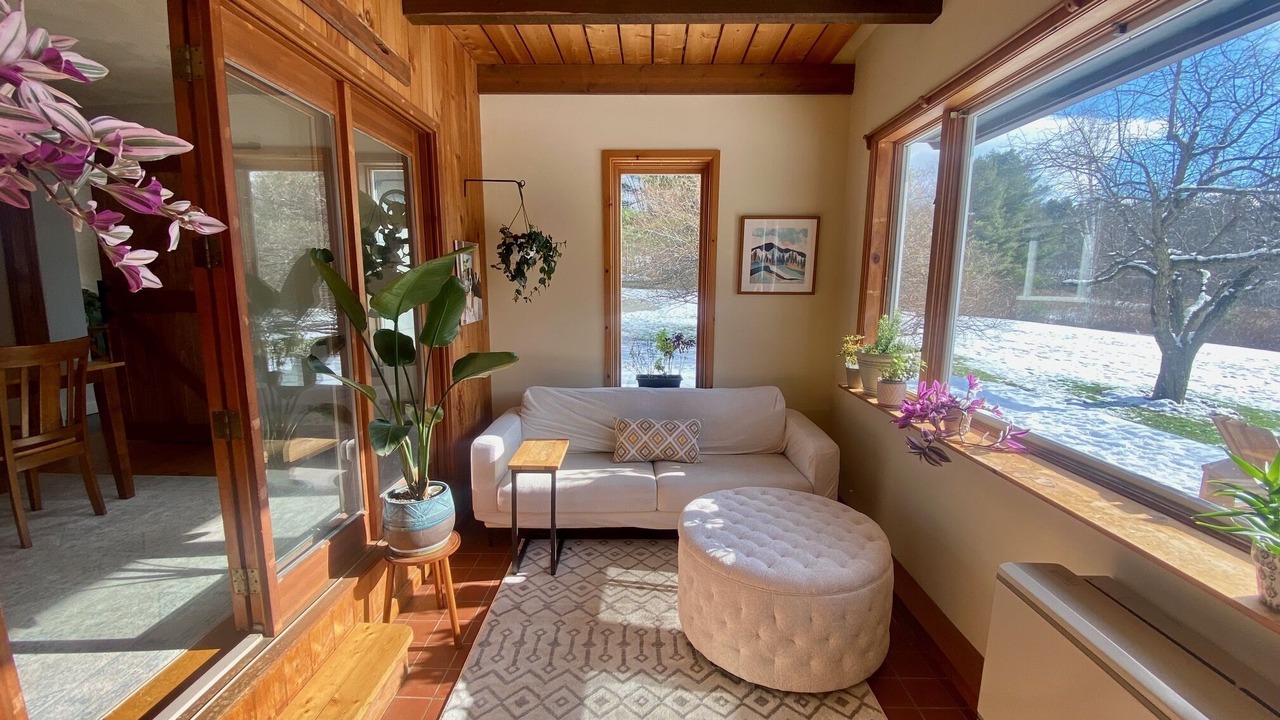Photo of Livingroom in Jeffersonville