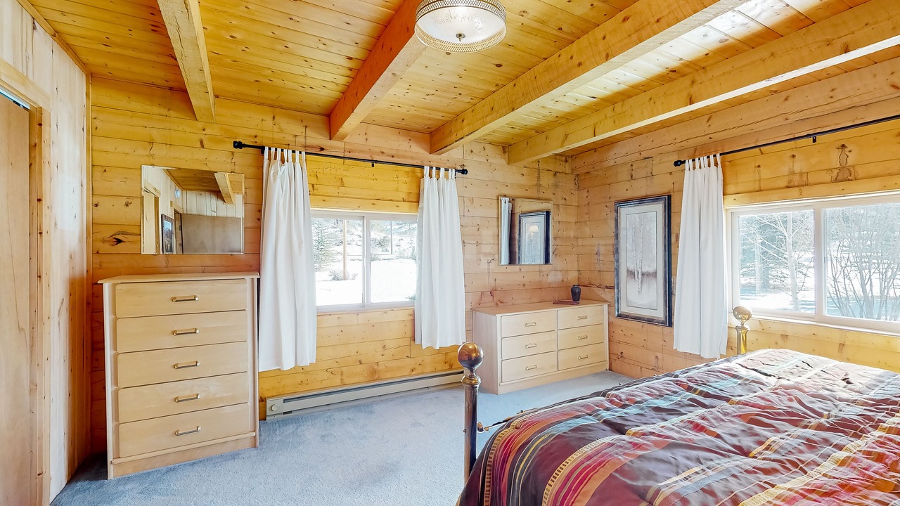 Photo of Bedroom in South Fork