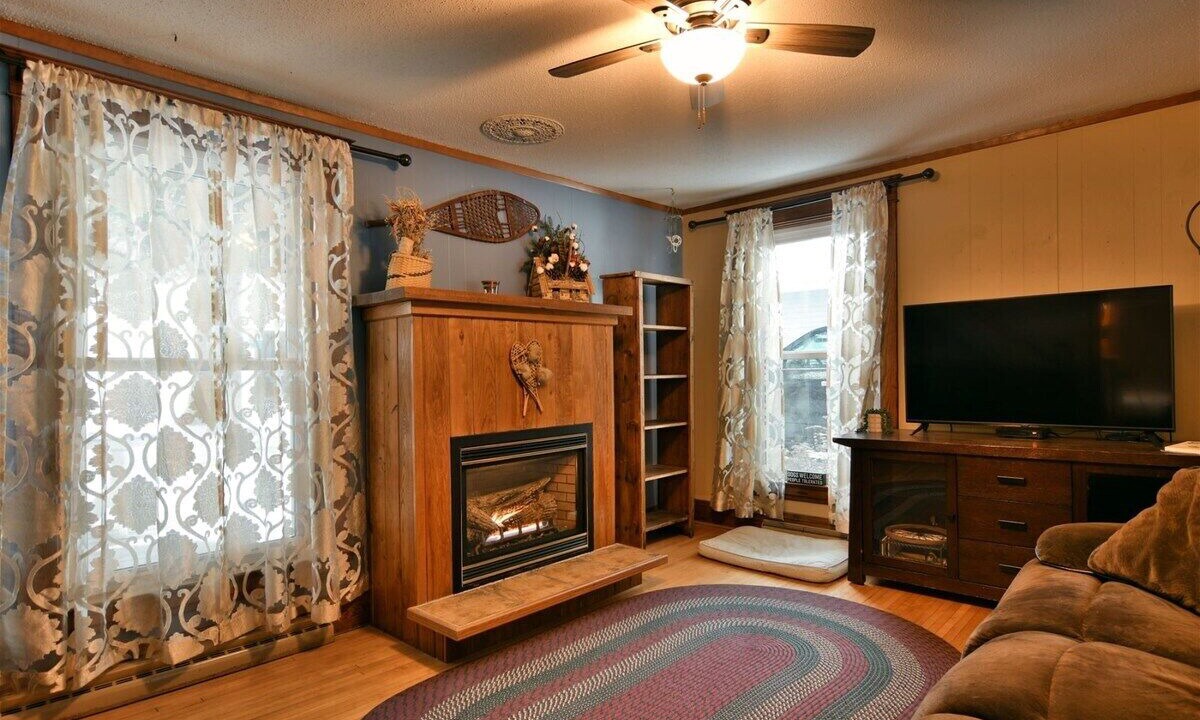 Photo of Livingroom in Cable